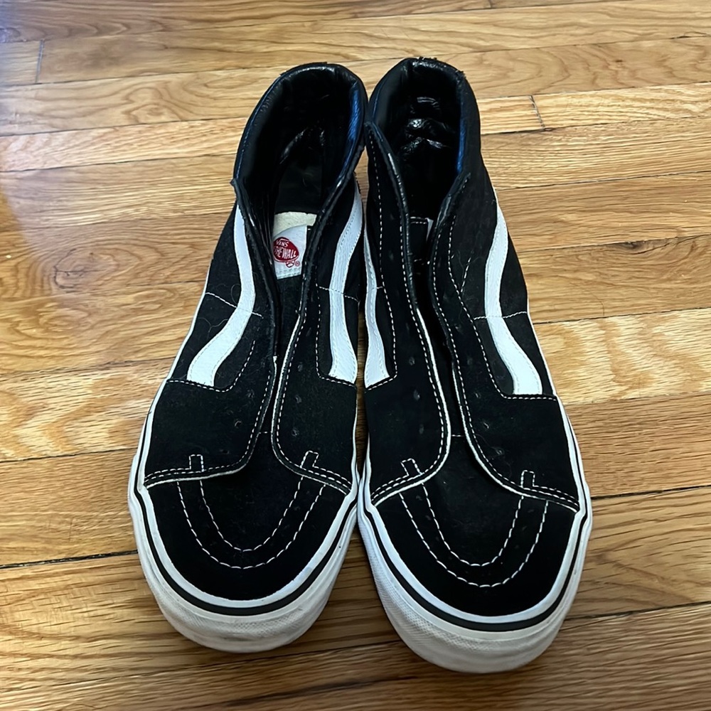 Worn Twice Black Vans SK8-Hi VR3 Sneakers